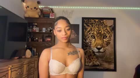 lunaa_11 online show from 12.13.24