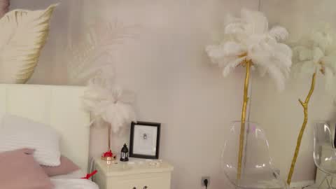 Snapshot of lunaa_baby_girl chatting on 03.02.26 Luna online show from 03.02.26