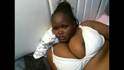 Snapshot of lunabloom01 chatting on 11.23.25 lunabloom01 online show from 11.23.25