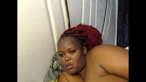 Snapshot of lunabloom01 chatting on 01.06.26 lunabloom01 online show from 01.06.26