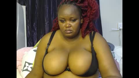 Snapshot of lunabloom01 chatting on 01.07.26 lunabloom01 online show from 01.07.26