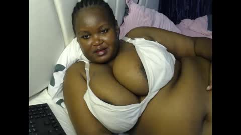 lunabloom01 online show from 02.11.26