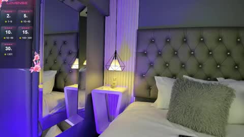 Luna  online show from 12.21.25