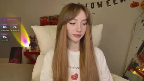 Snapshot of lunainnk chatting on 11.02.25 Luna online show from 11.02.25