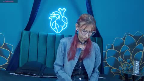 Snapshot of lunamistyc chatting on 11.27.25 Luna online show from 11.27.25