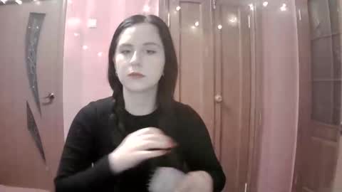 lunamystique_ online show from 02.11.25