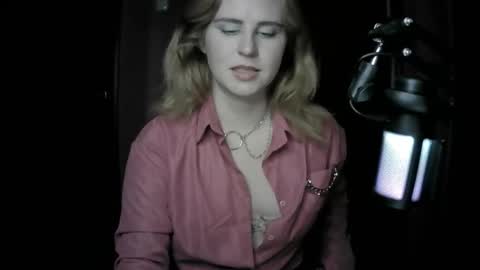 lunamystique_ online show from 10.22.25