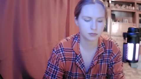 lunamystique_ online show from 02.19.26