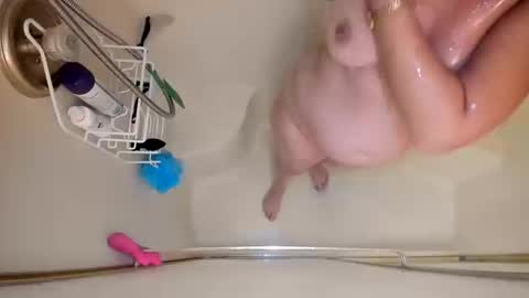 LunaPearl   online show from 10.18.25