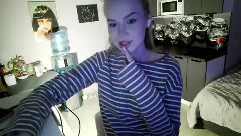 lunapeony online show from 02.02.26