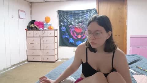 Snapshot of lunaquinn45 chatting on 12.23.24 lunaquinn45 online show from 12.23.24