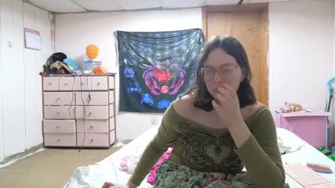 Snapshot of lunaquinn45 chatting on 12.29.24 lunaquinn45 online show from 12.29.24