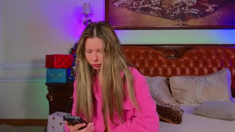 Luna Rishi online show from 12.15.25