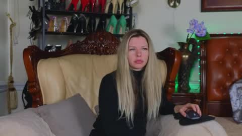 Luna Rishi online show from 04.06.26