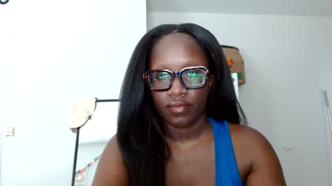 lunarnoelle online show from 03.18.26