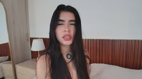 Luna Rousse online show from 04.05.26