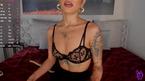 Snapshot of lunaruso chatting on 03.02.25 Luna Ruso online show from 03.02.25