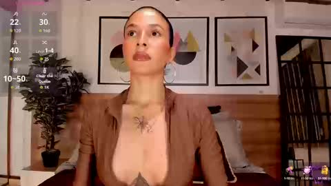 Snapshot of lunaruso chatting on 09.19.25 Luna Ruso online show from 09.19.25