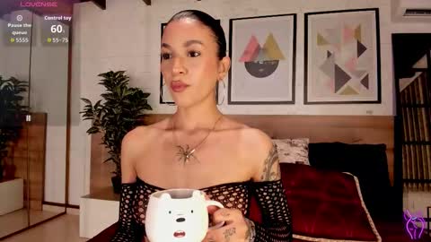 Snapshot of lunaruso chatting on 10.09.25 Luna Ruso online show from 10.09.25