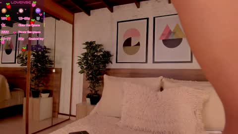 Luna Ruso  online show from 04.05.26