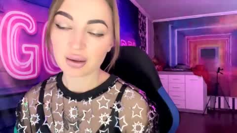 Meryem online show from 04.12.26