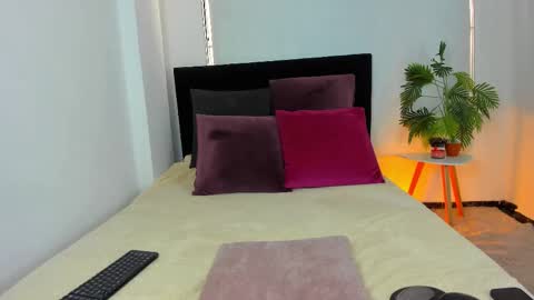 lunavelvet7 online show from 09.24.25