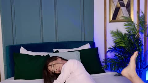 Luna online show from 12.17.25