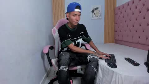 Snapshot of lunay_bigcock420 chatting on 10.30.25 lunay_bigcock420 online show from 10.30.25