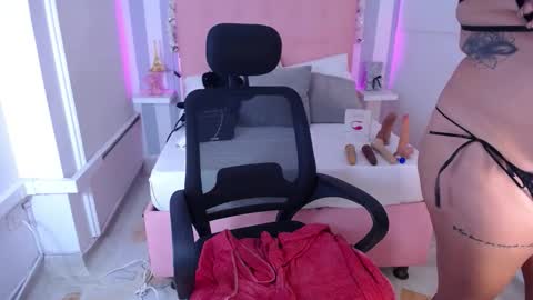 Snapshot of lunna_boobs20 chatting on 11.08.25 lunna_boobs20 online show from 11.08.25