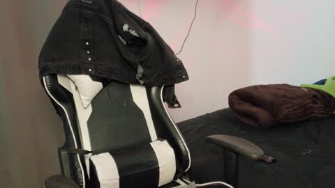 Snapshot of lunnaa1_ chatting on 09.26.25 Luna online show from 09.26.25