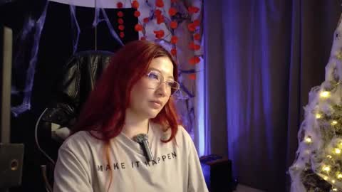 Snapshot of lunnaa1_ chatting on 11.05.25 Luna online show from 11.05.25