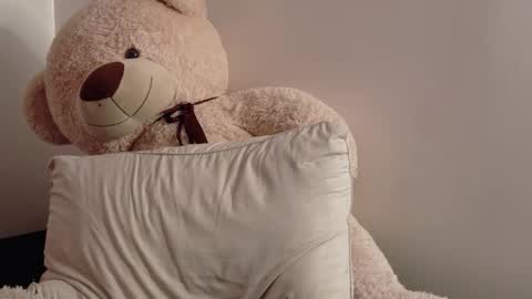 Snapshot of lunnaa1_ chatting on 11.07.25 Luna online show from 11.07.25