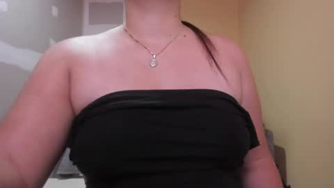 Snapshot of lunnadoll chatting on 05.14.26 Katty what ever do you want on my pv is for extra tokens minimi 250 tks ty u for understand online show from 05.14.26
