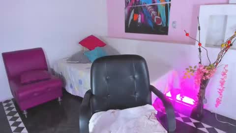 LunoxLili online show from 12.04.24