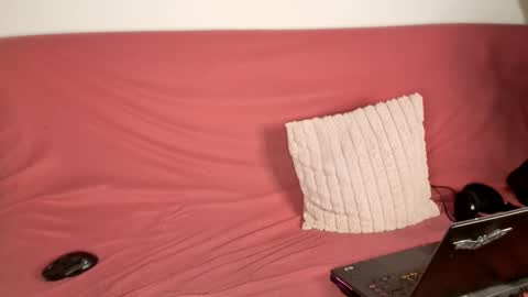 Snapshot of luros_modasy chatting on 12.15.24 Luros Modasy online show from 12.15.24