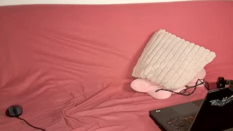 Snapshot of luros_modasy chatting on 02.20.25 Luros Modasy online show from 02.20.25