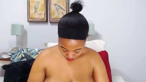 Snapshot of lusciousboobzz chatting on 11.22.25 lusciousboobzz online show from 11.22.25