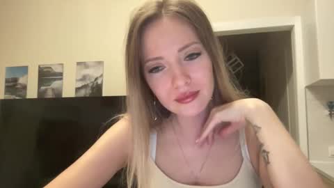 Snapshot of lusiluv chatting on 10.14.25 lusiluv online show from 10.14.25