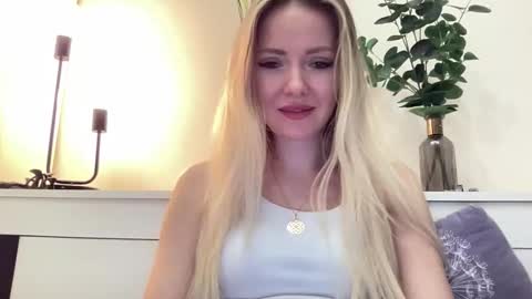 Snapshot of lusiluv chatting on 02.06.26 lusiluv online show from 02.06.26