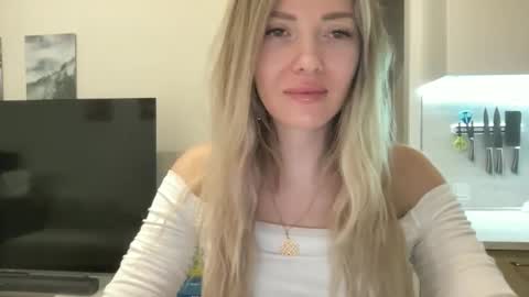 lusiluv online show from 04.24.26