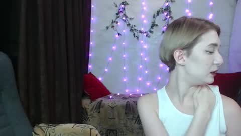 Snapshot of lust444money chatting on 11.19.25 lust444money online show from 11.19.25