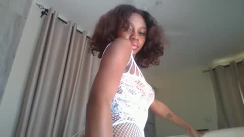 Snapshot of lust4karly_ chatting on 03.02.26 Karly follow for next broadcast updates kisses online show from 03.02.26