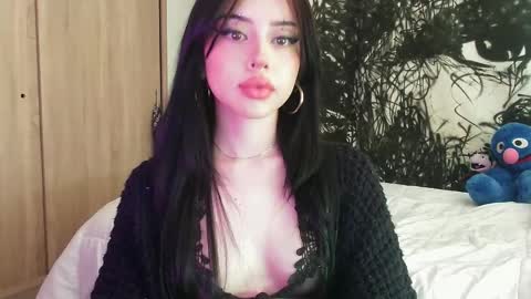 Valerie  April   online show from 03.08.25