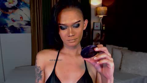 Snapshot of lustfulltrans chatting on 01.30.25 AdriannaFowks online show from 01.30.25