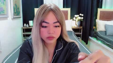 Snapshot of lustfuloffendertrina chatting on 01.13.25 Trina online show from 01.13.25