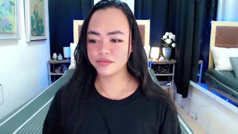 Snapshot of lustfuloffendertrina chatting on 01.20.25 Trina online show from 01.20.25