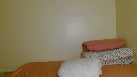 lustrous-choco online show from 03.01.26