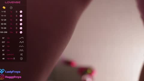 Freya    online show from 01.10.25