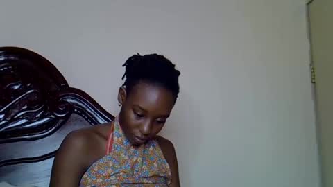 lutino_lovebirds online show from 03.16.26