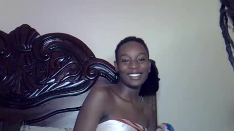 lutino_lovebirds online show from 03.24.26